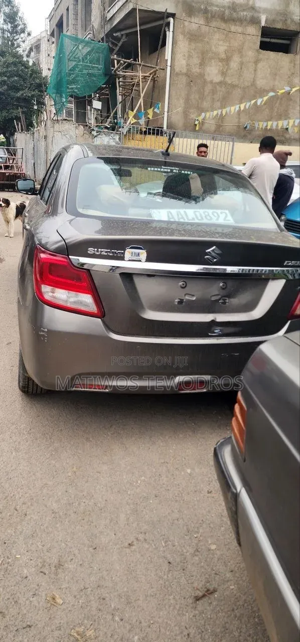 Suzuki Dzire 2022 Silver
