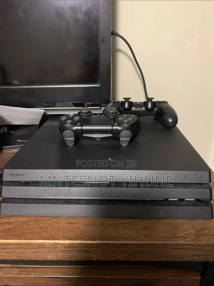 PS4 Pro 1TB Jailbreak 9.00 + 2 Local Controllers