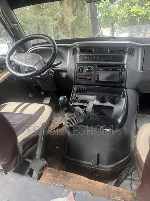 Mercedes-Benz T2 2001 White