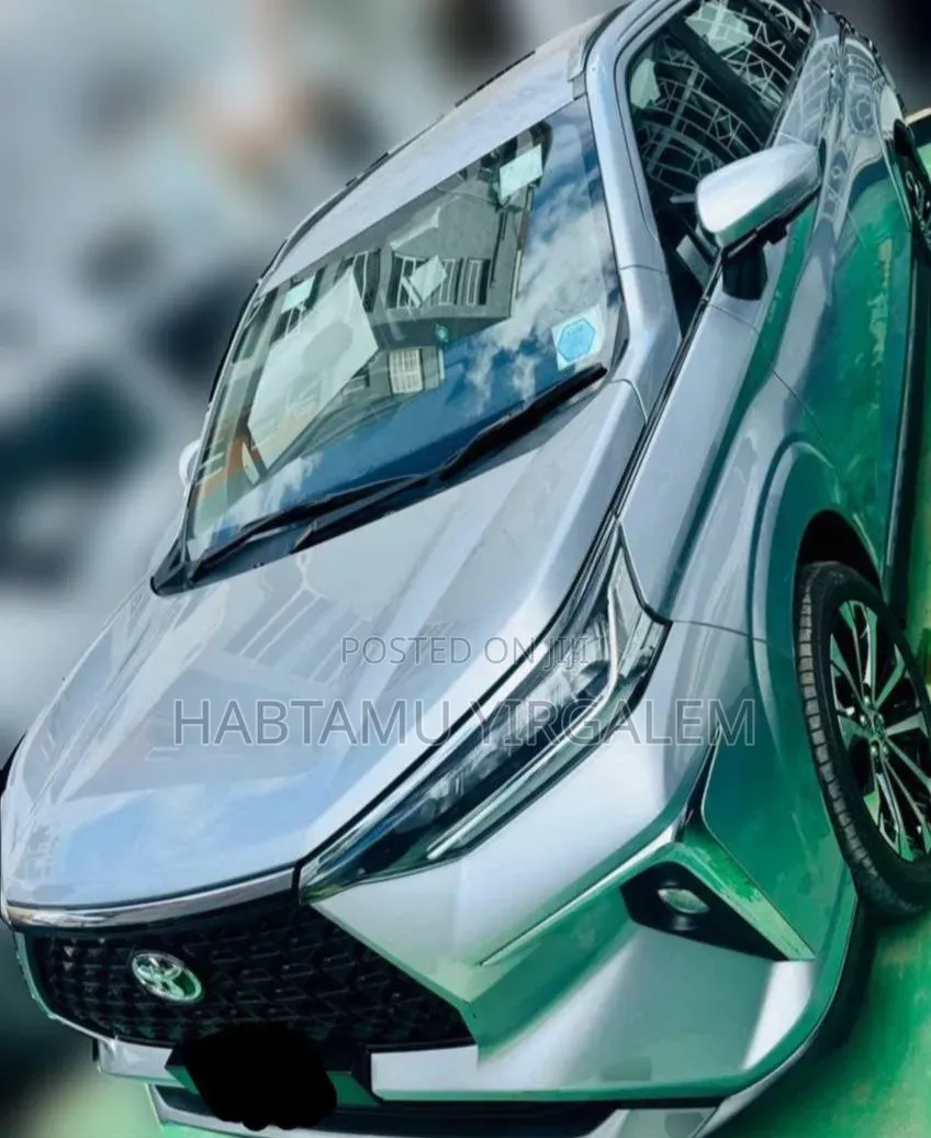 New Toyota Veloz 1.5 CVT FWD 2023 Silver