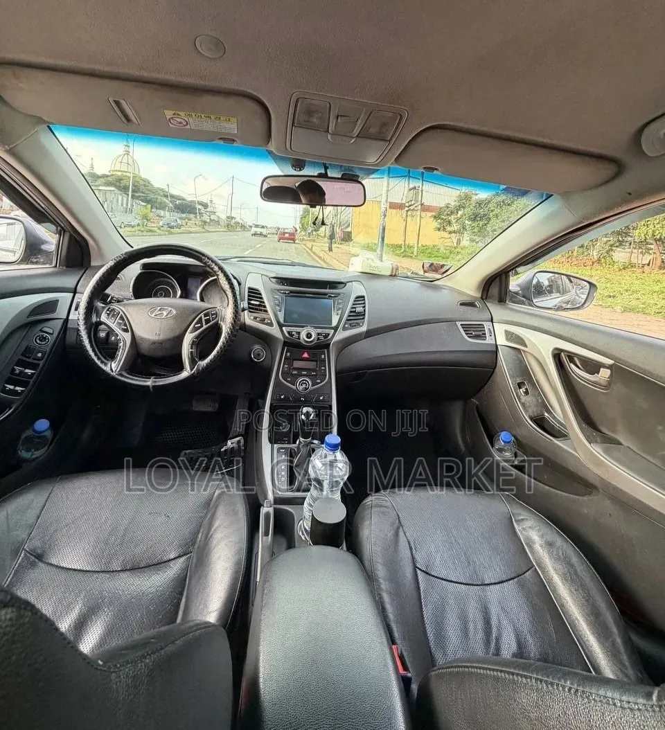 Hyundai Avante 2015 Gray