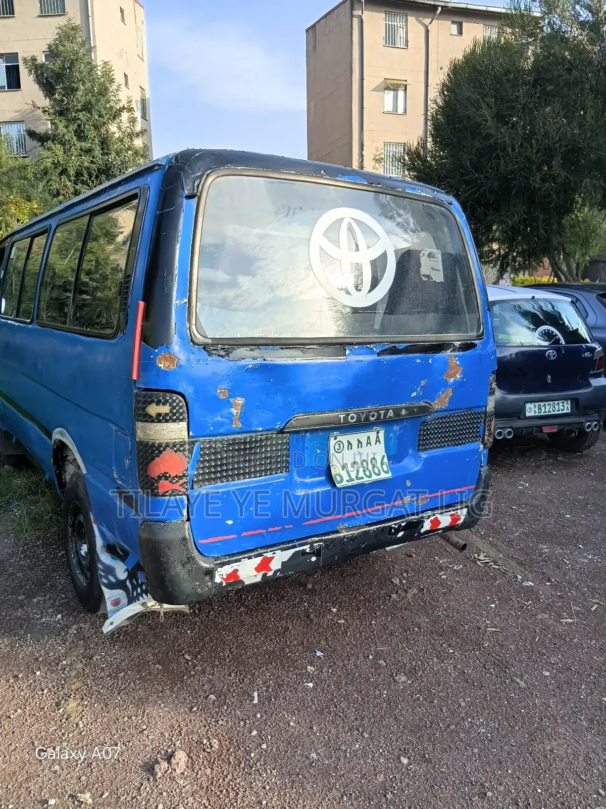 Toyota HiAce 1990 Blue
