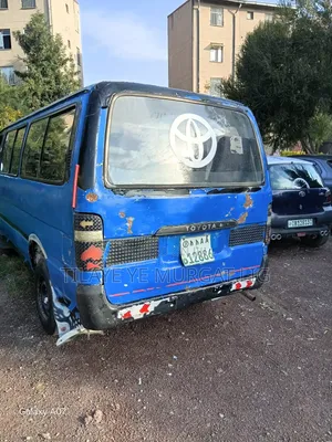 Toyota HiAce 1990 Blue
