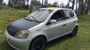 Toyota Vitz 2001 Silver