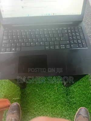 Laptop Lenovo V15 8GB Intel Core i7 HDD 1T