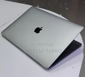 New Laptop Apple MacBook Pro 2020 M1 8GB Apple M1 Pro SSD 256GB