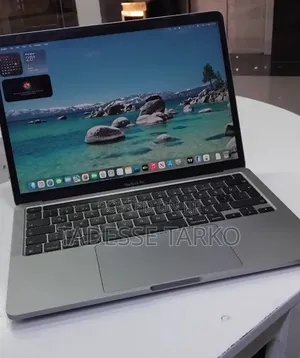 New Laptop Apple MacBook Pro 2020 M1 8GB Apple M1 Pro SSD 256GB