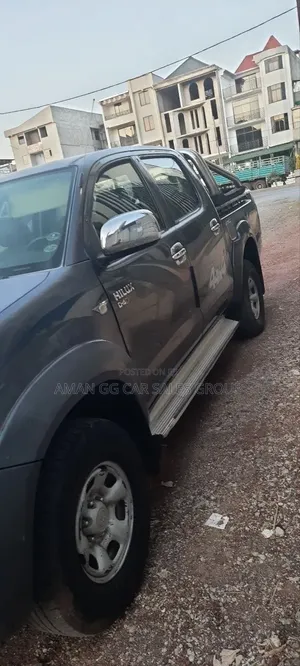Toyota Hilux 2012 Gray