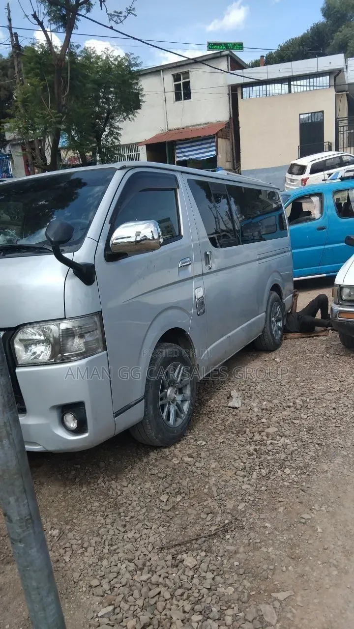 Toyota HiAce 2007 Silver