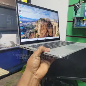 New Laptop HP EliteBook 830 8GB Intel Core i5 SSD 512GB