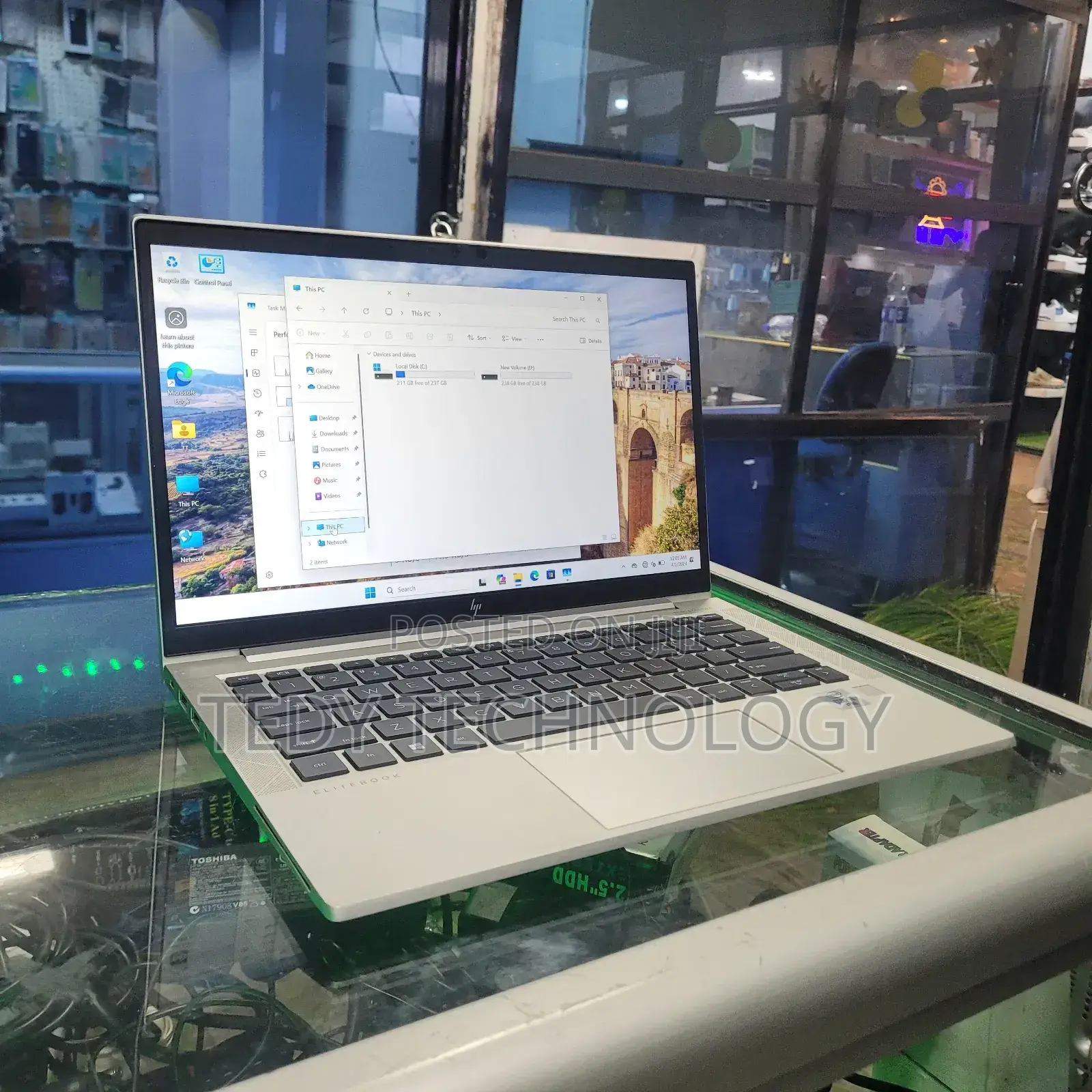 New Laptop HP EliteBook 830 8GB Intel Core i5 SSD 512GB