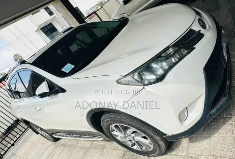 Toyota RAV4 2016 White