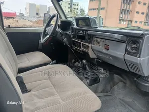 Toyota Land Cruiser 1992 White