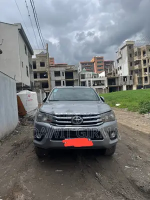 Toyota Hilux 2016 Gray