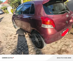 Toyota Yaris 2010 Burgundy
