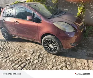 Toyota Yaris 2010 Burgundy
