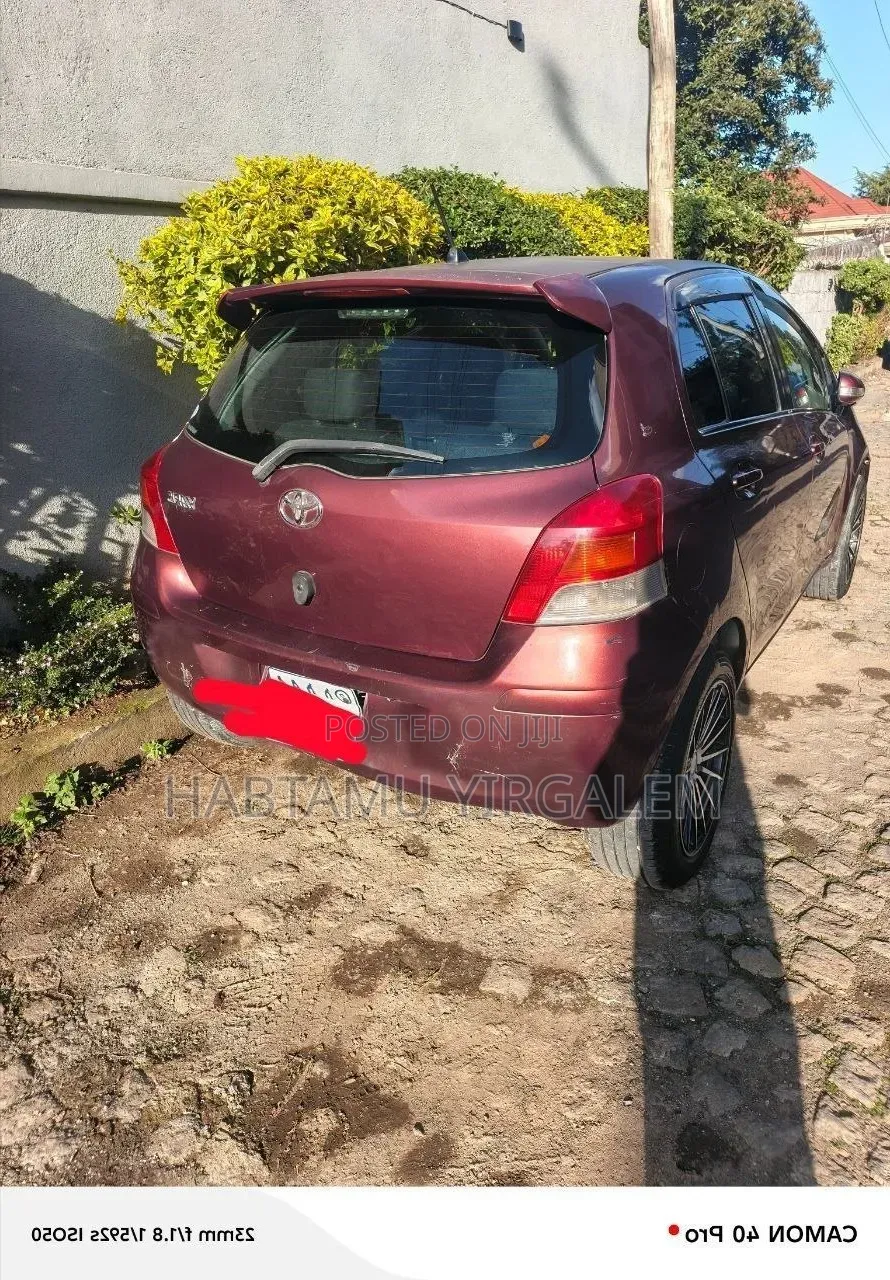 Toyota Yaris 2010 Burgundy
