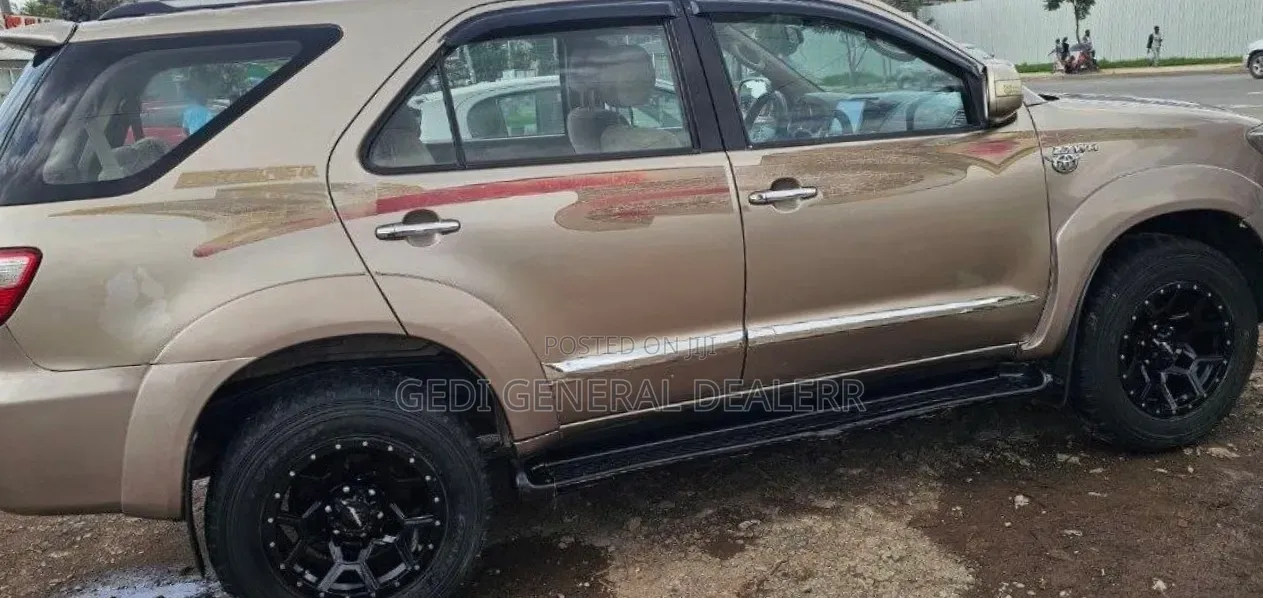 Toyota Fortuner 2010 Brown