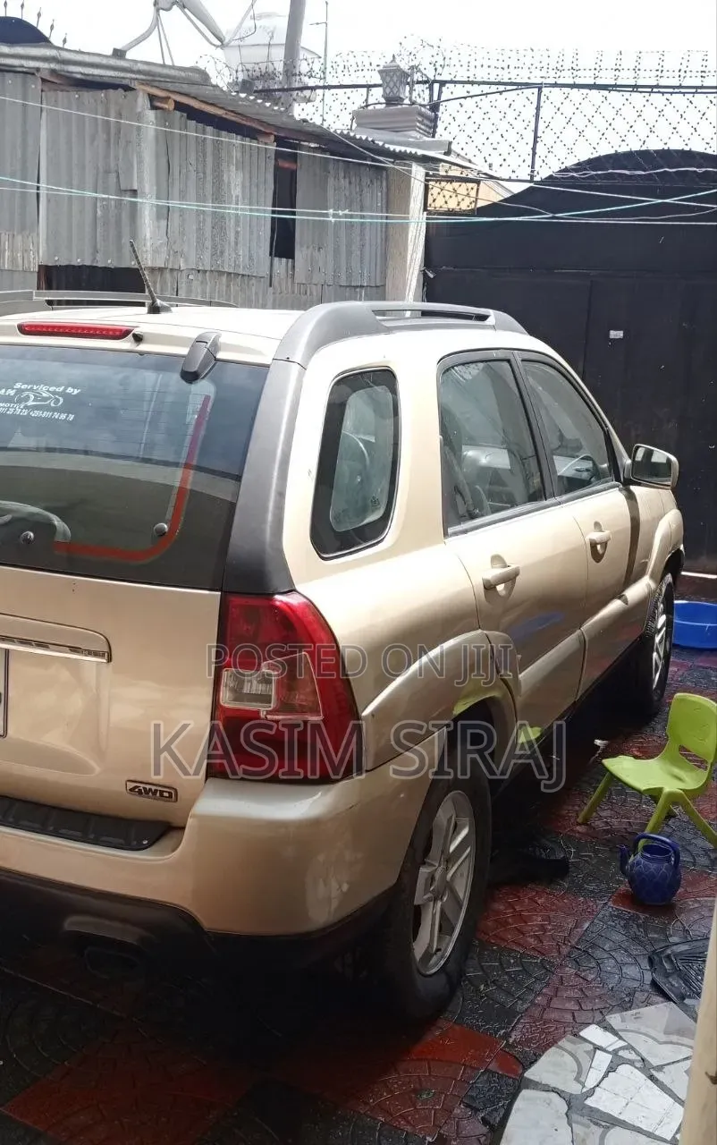 Kia Sorento 2.5 CDRi Automatic 2009 Gold