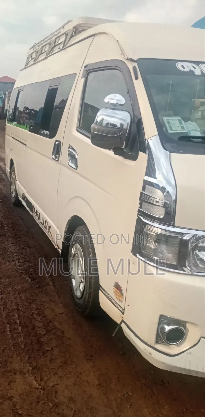 Toyota HiAce 2006 White