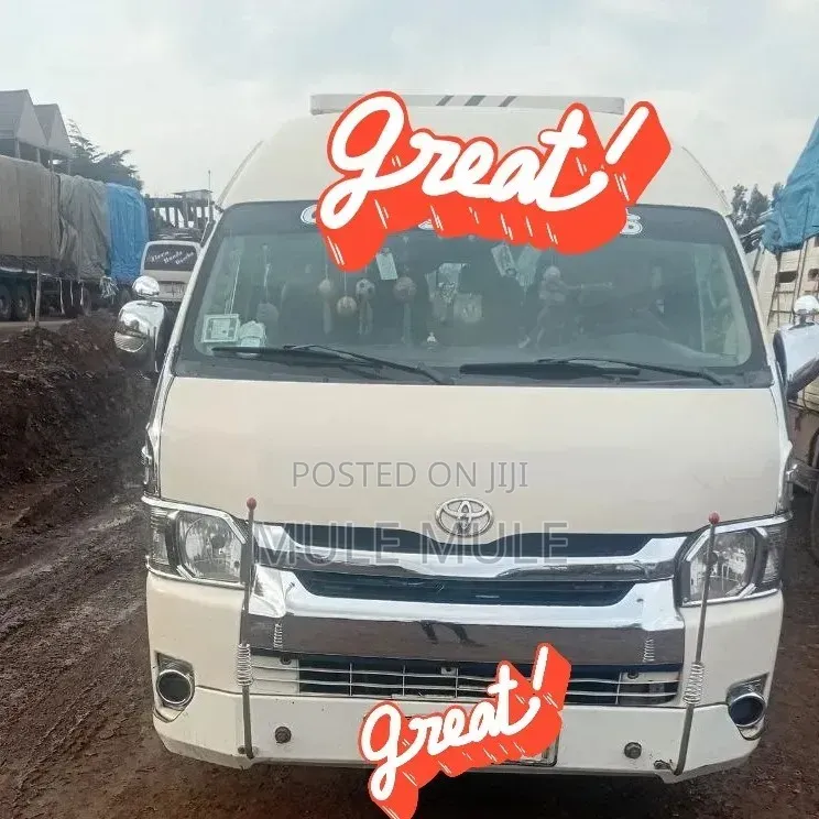 Toyota HiAce 2006 White