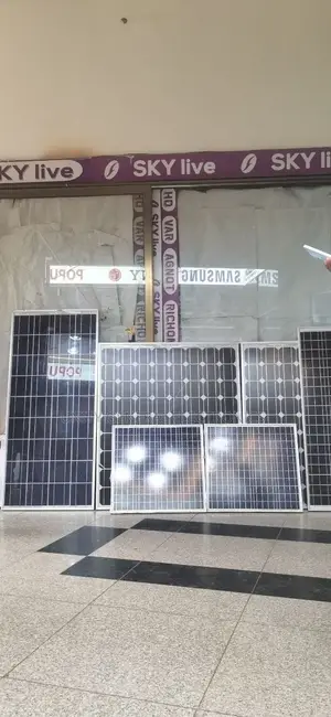 50w Solar System ቲቪ እና 5 አምፓሎች ሚያስጠቅም