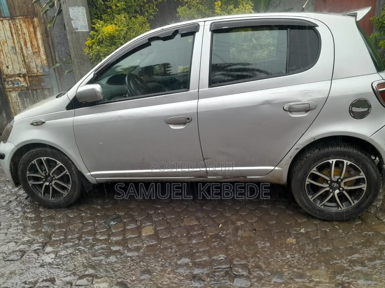Toyota Vitz 2003 Silver