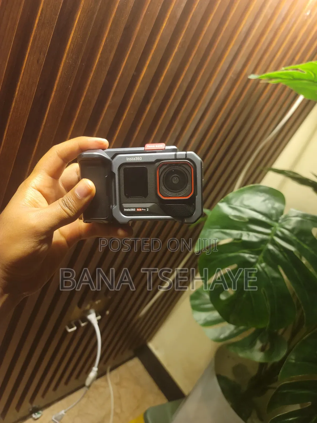 Insta360 Ace Pro 2 ( Pro Sports Cam)