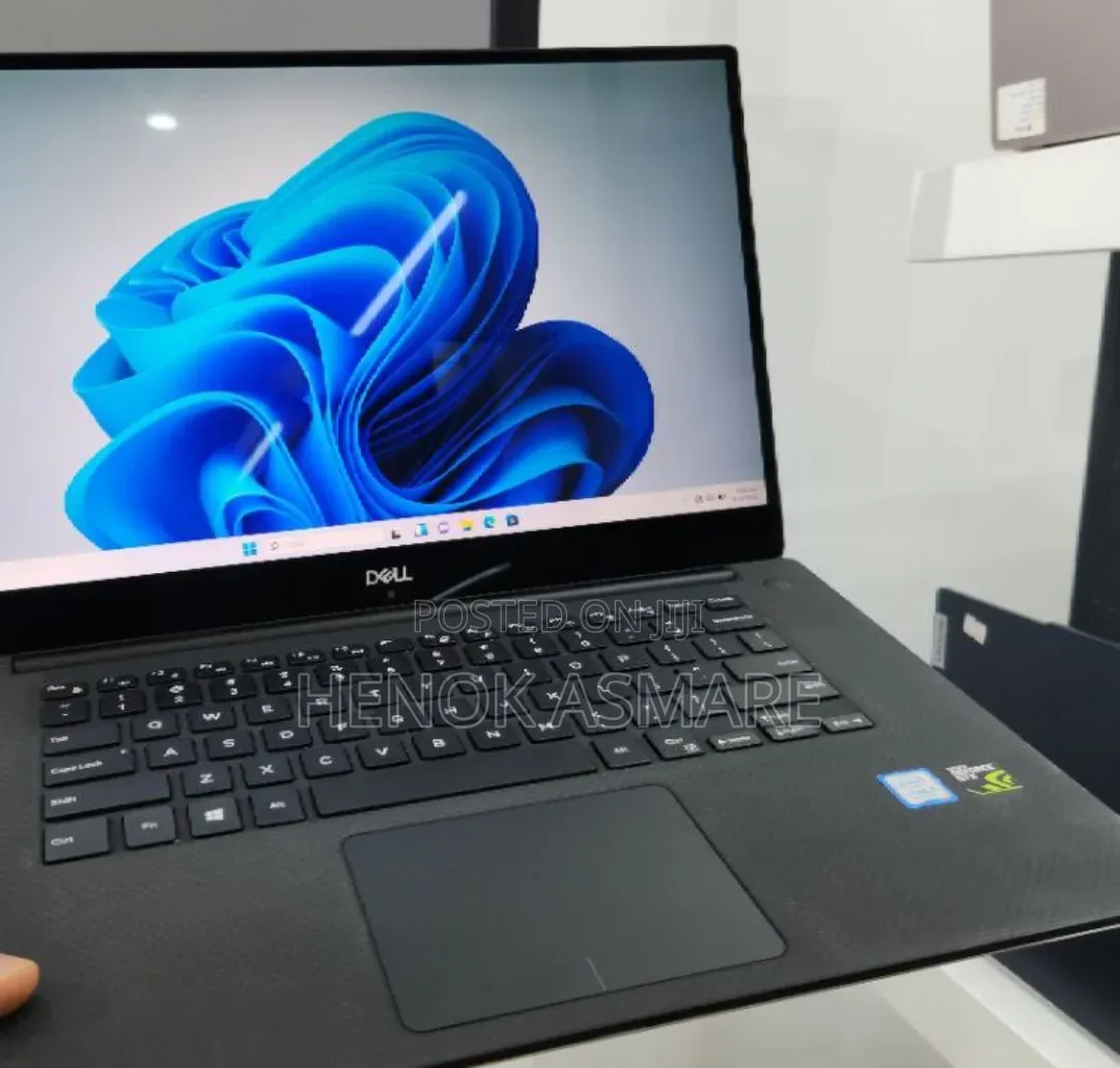 New Laptop Dell XPS 15 16GB Intel Core i7 SSD 512GB