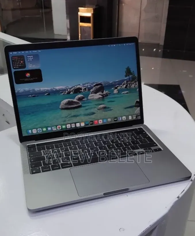 New Laptop Apple MacBook Pro 2020 M1 8GB Apple M1 Pro SSD 256GB