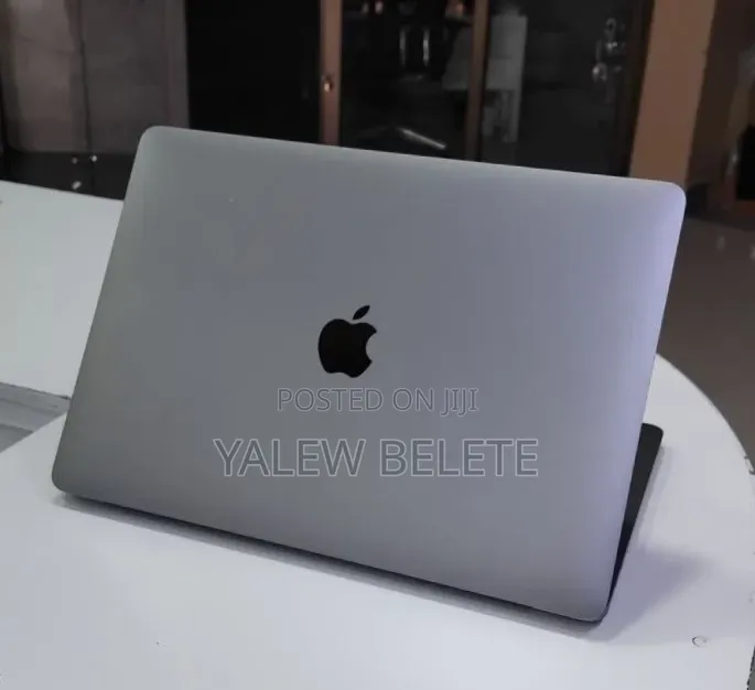 New Laptop Apple MacBook Pro 2020 M1 8GB Apple M1 Pro SSD 256GB