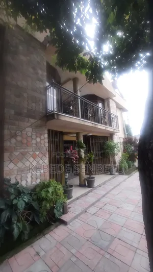 18bdrm House in Oromia, East Shewa for sale