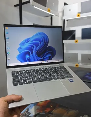 New Laptop HP EliteBook 840 G10 16GB Intel Core i7 SSD 512GB