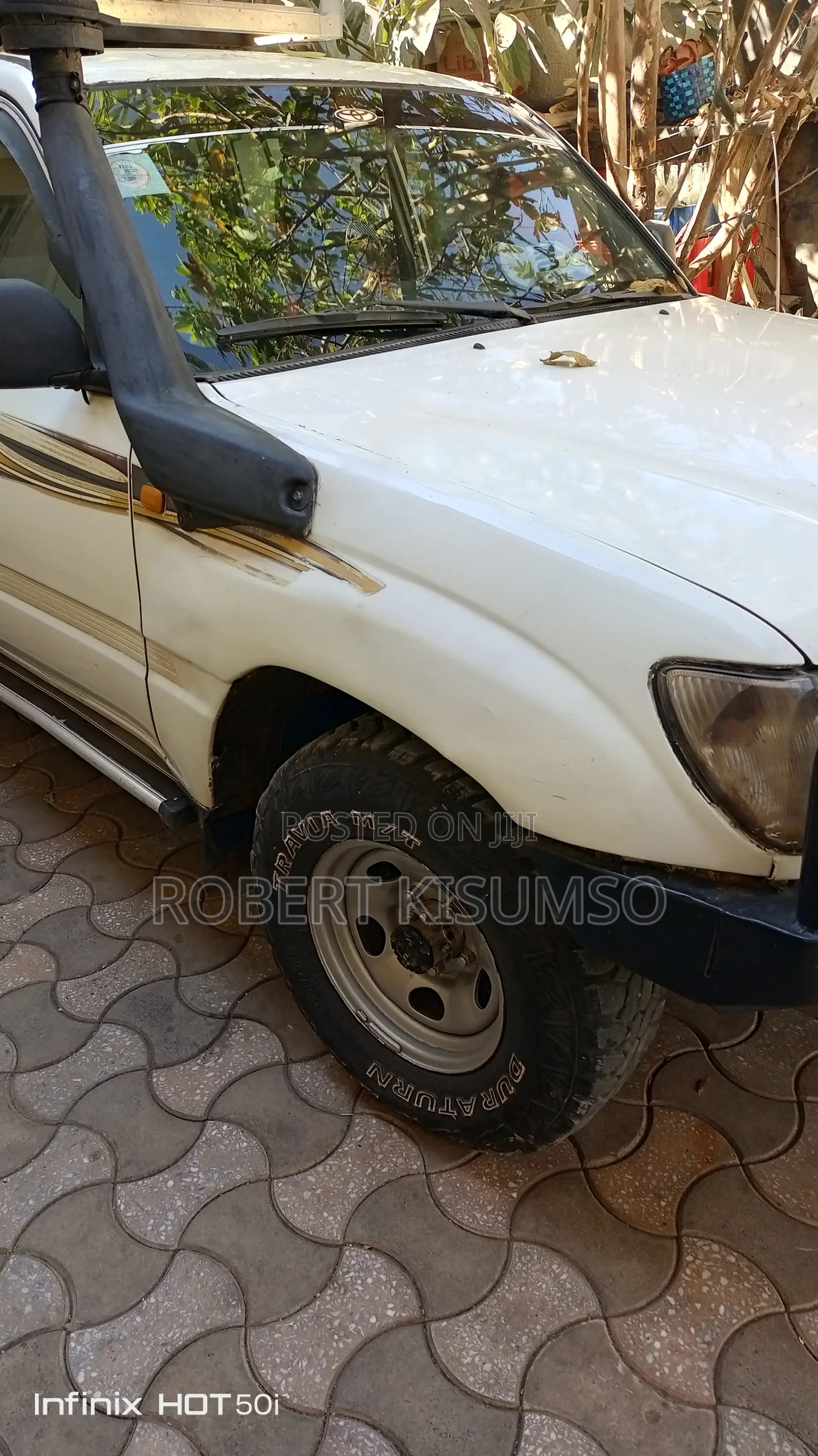 Toyota Land Cruiser HDJ 100 1999 White