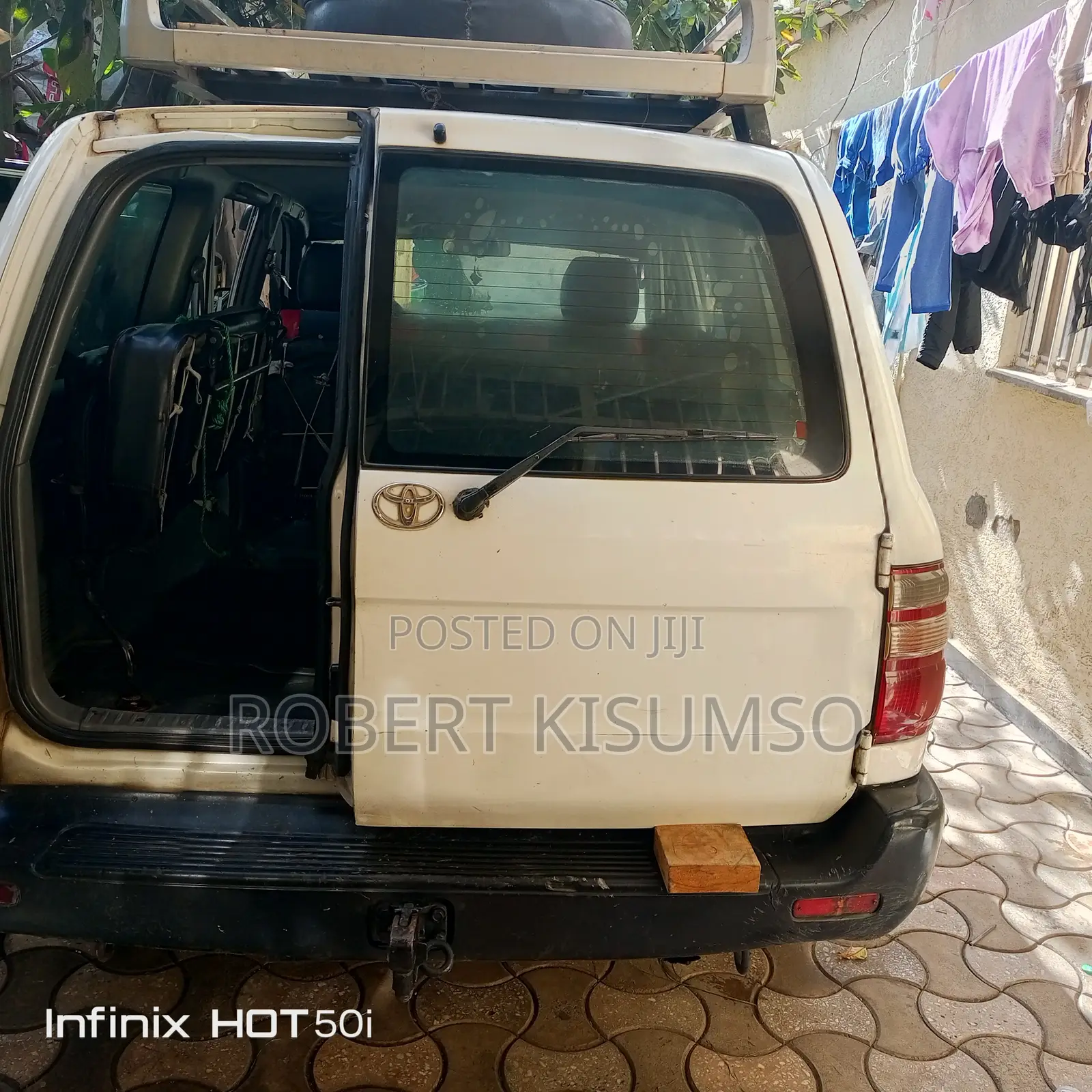 Toyota Land Cruiser HDJ 100 1999 White