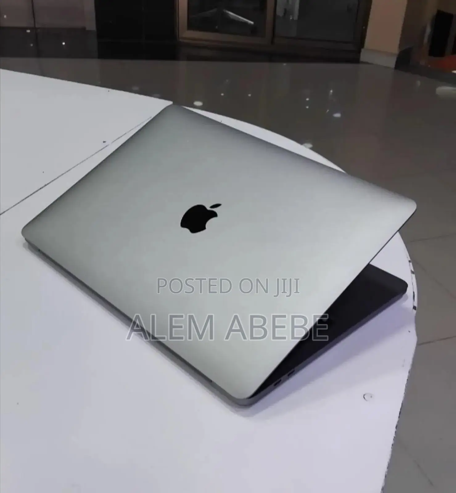 New Laptop Apple MacBook Pro 2020 M1 8GB Apple M1 SSD 256GB