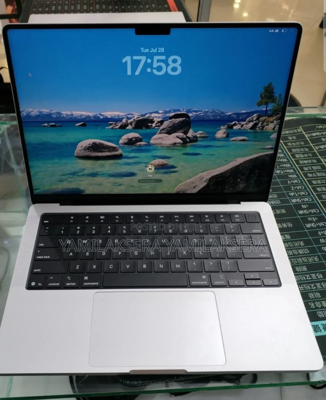 New Laptop Apple MacBook Pro 2025 M5 16GB Apple M5 SSD 512GB