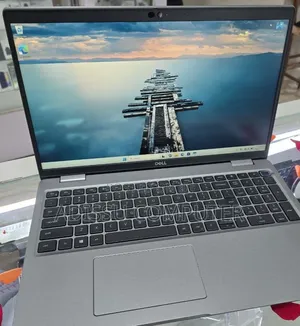 New Laptop Dell Precision 3560 16GB Intel Core i7 SSD 512GB