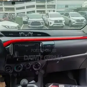 Toyota Hilux 2016 Gray
