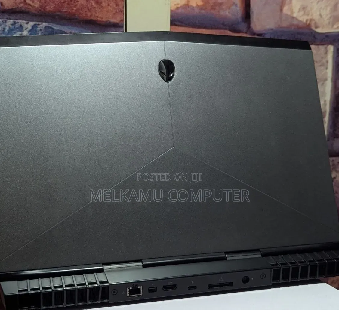 New Laptop Dell Allenware M15 R5 16GB Intel Core i7 SSD 512GB