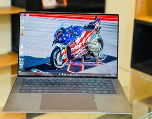 New Laptop Dell 16GB Intel Core i7 SSD 512GB