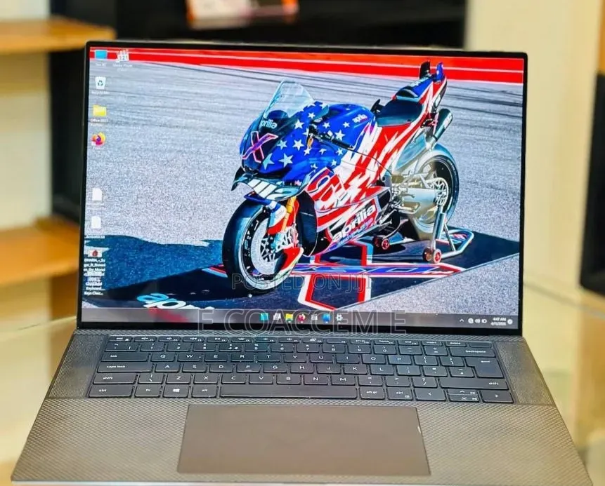 New Laptop Dell 16GB Intel Core i7 SSD 512GB