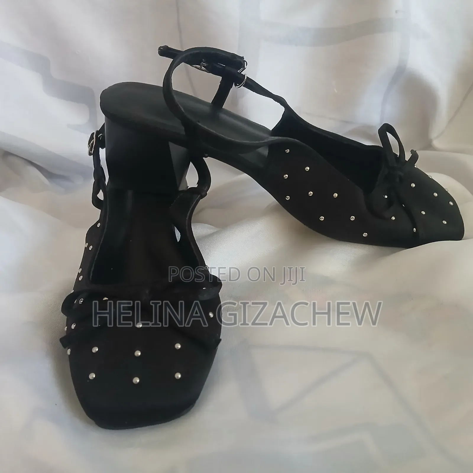 On Hand Women's Shoes