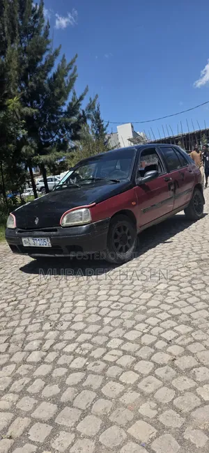 Renault Clio 1.2 1997 Red