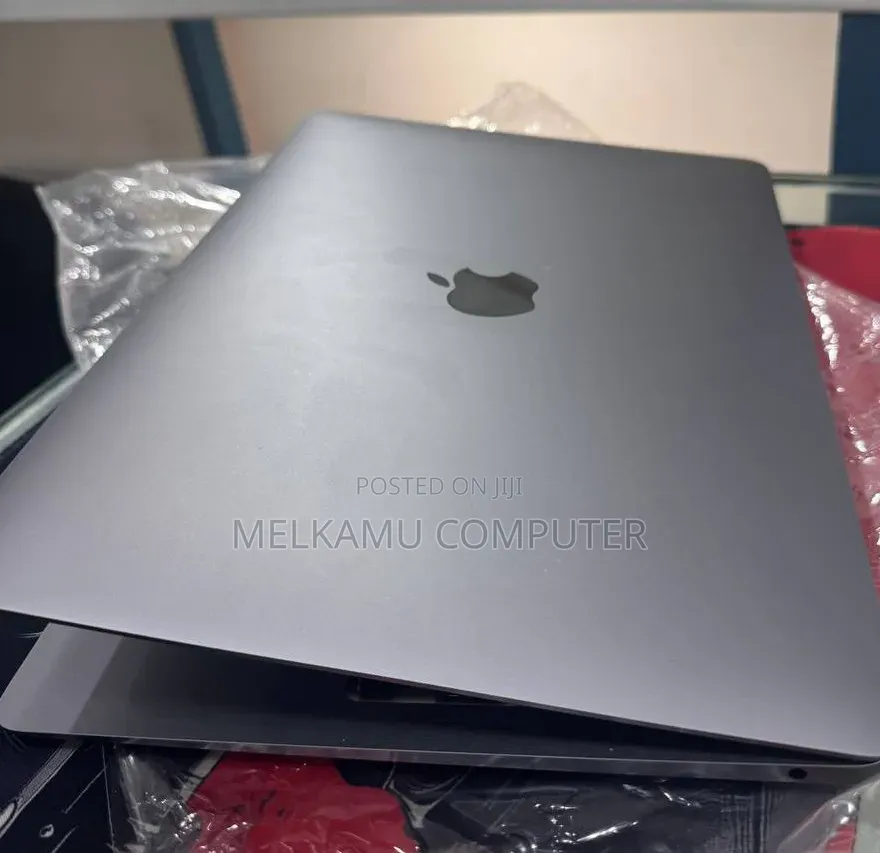 New Laptop Apple MacBook Air 2020 M1 8GB Apple M1 SSD 256GB