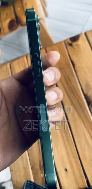Apple iPhone 13 128 GB Green