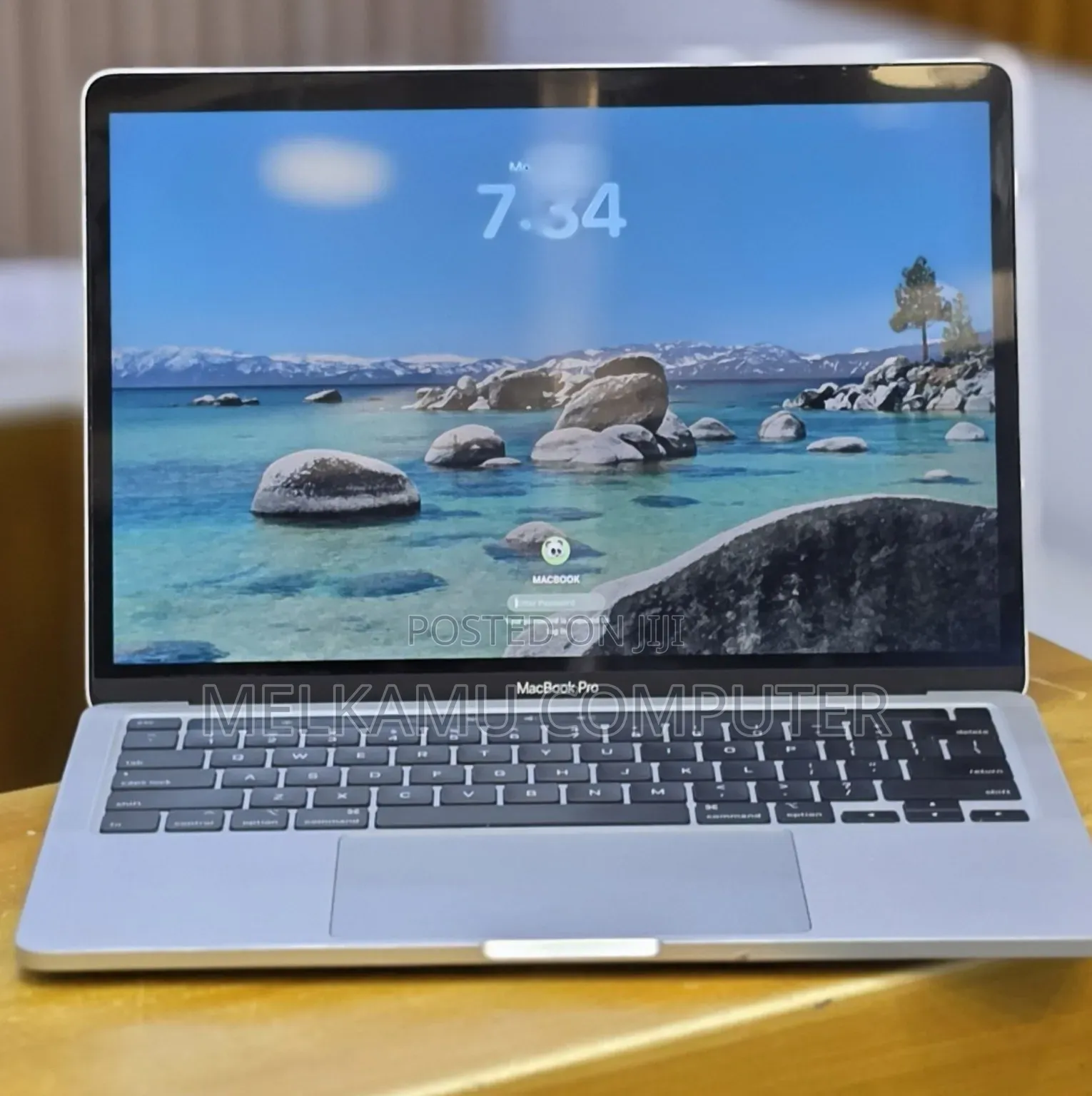 New Laptop Apple MacBook Pro 2020 32GB Intel Core i7 SSD 512GB