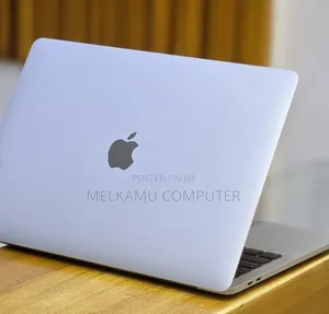 New Laptop Apple MacBook Pro 2020 32GB Intel Core i7 SSD 512GB