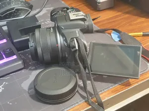 Canon Eos R50 New
