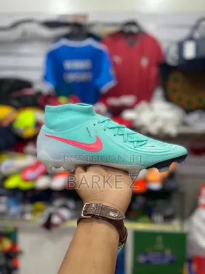 Nike Phantom Football Shoes